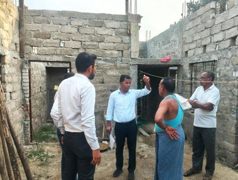 सीईओ श्री गोकुल रावटे ने ग्राम पंचायतों का किया औचक निरीक्षण,